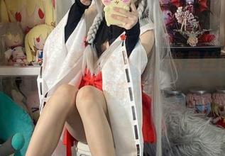 白栎Shirly，私房大补贴：裤里丝图集，差点按捺不住