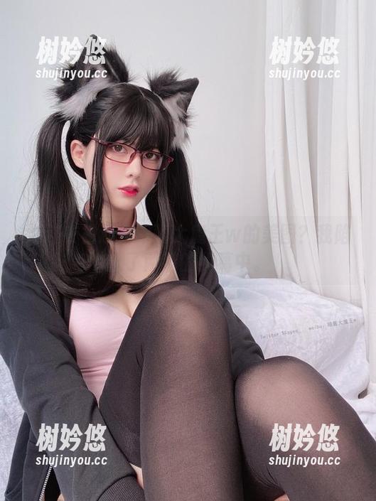 眼酱大魔王w 选连衣裙还是眼酱大魔王w的美图?我陷入了两者的纠葛中。