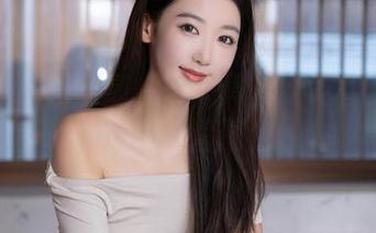 秀人网 - 职场随性——周周不吃香菜的办公室高清图包