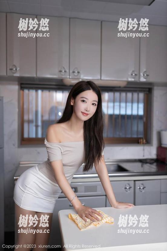 秀人网-周周不吃香菜 秀人网 - 职场随性——周周不吃香菜的办公室高清图包
