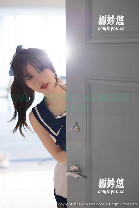 秀人网-唐安琪 秀人网 - 从教室到镜头:唐安琪的唱诗班老师高清写真