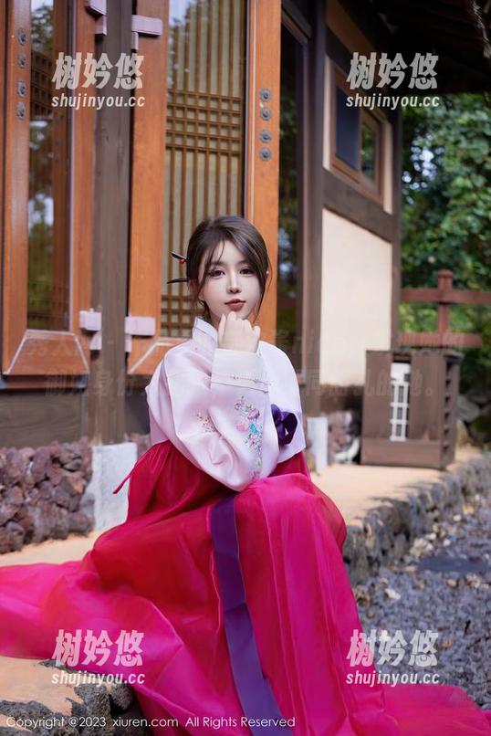 秀人网-奈汐酱nice 秀人网 - 作品里的奈汐酱nice,发现她的御姐身份太扎眼,更像不同面孔的她。