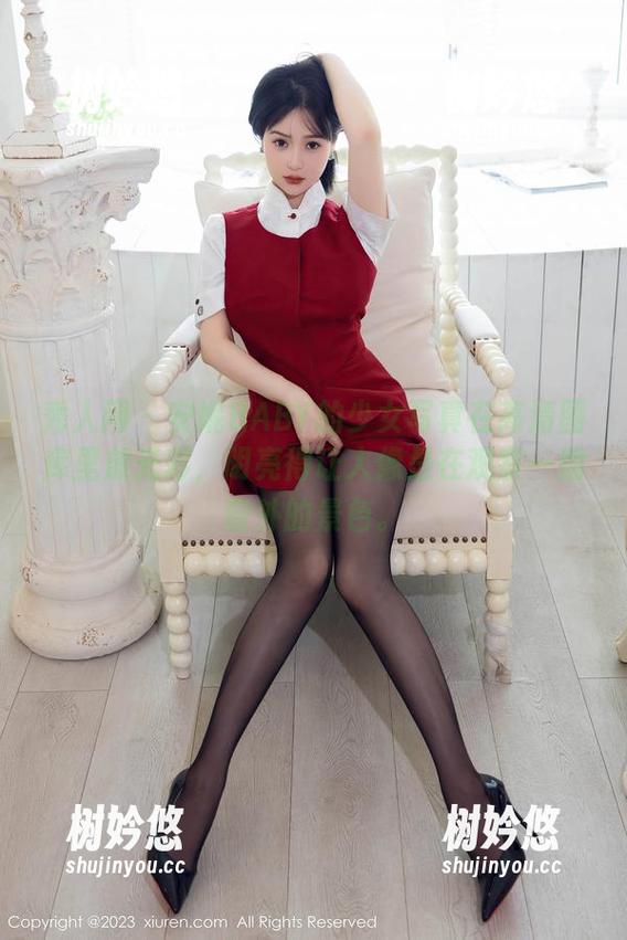 秀人网-安妮BABY 秀人网 - 安妮BABY的少女写真在高清图库里放光彩,明亮得让人像是在观察一扇窗外的景色。