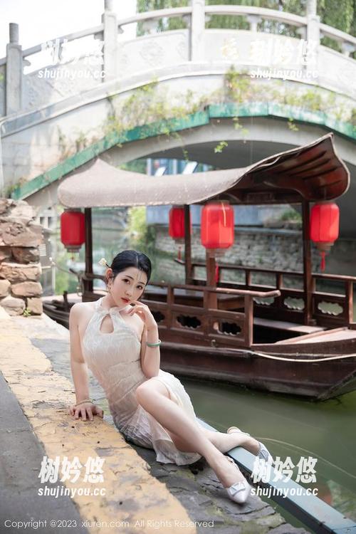秀人网-安然儿 秀人网 - 安然儿的天台写真,带我飞吧,我的脑袋开始放空了!