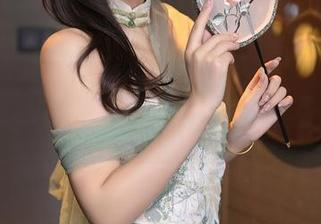 秀人网 - 手机里的小秘密，陈小喵的写真分享真绝了！