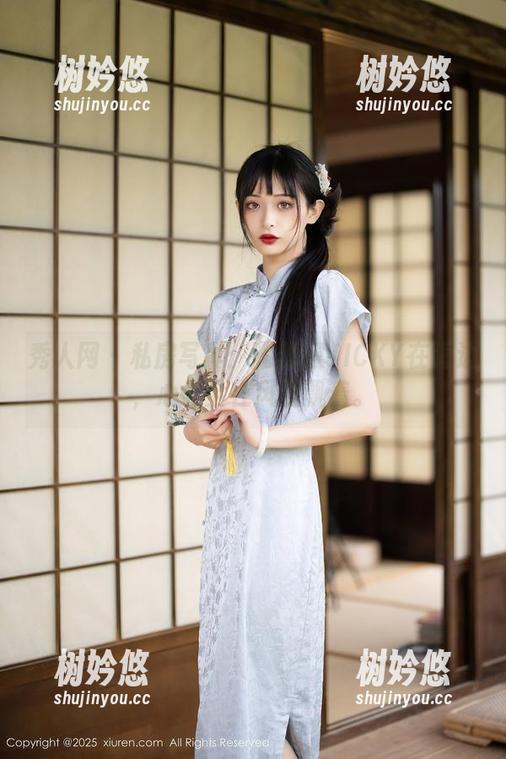 秀人网-陈雅漫VICKY 秀人网 - 私房写真:陈雅漫VICKY在海边,心思全在风里飘着。