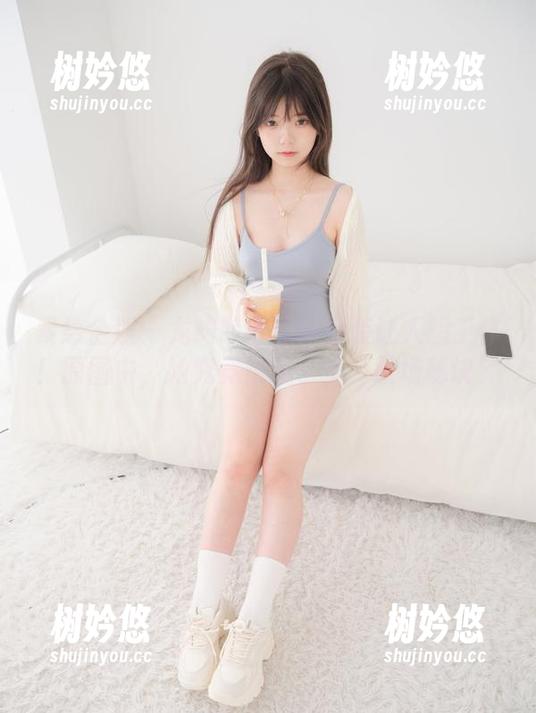 紧急企划-龙崎聆音 紧急企划 - 龙崎聆音的职业装让人想工作!原图中,她究竟隐藏了多少职场秘诀?