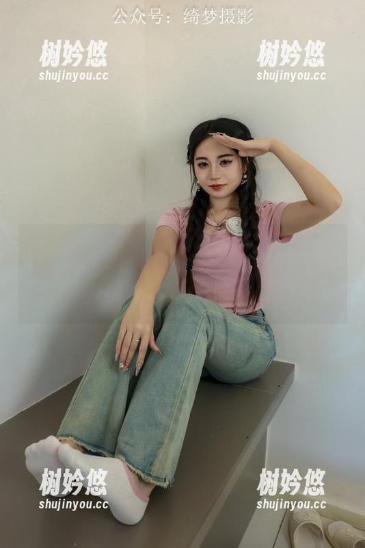 绮梦摄影-章章 绮梦摄影 - 章章的定制吊带图集,让人想说:这种美就该被好好珍藏,难得的视觉体验。
