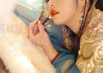苏嫣嫣阿姨的作品集：黑丝+旗袍=卧槽!资源真让人流口水