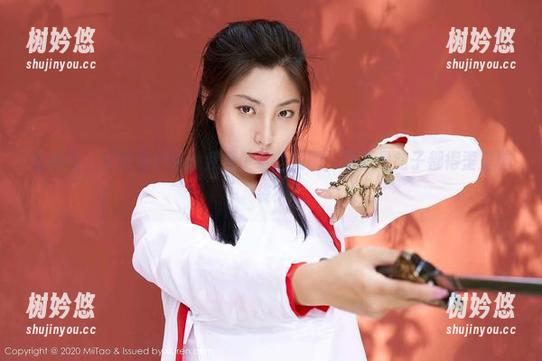 蜜桃社 - 李梦婷户外：我看了这些原图，是不是鸽子都得歪歪脑袋？