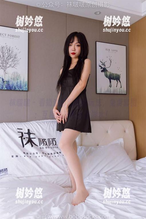袜啵啵-奶油 袜啵啵 - 看奶油的趣味新玩法,免费套图:互相挠脚与丝袜淋水!