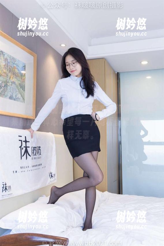 袜啵啵-小甜豆 袜啵啵 - 小甜豆的特别踩东西剧情——图集精选,真心希望每一片地板都能像她一样无辜。