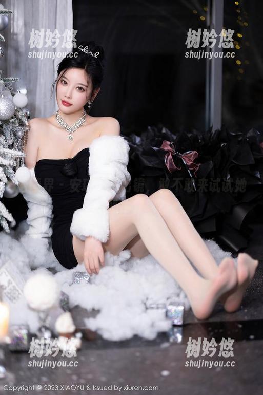 语画界-安琪Yee 语画界 - 安琪Yee出镜,敢不敢来试试她的奶牛套图?