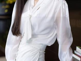 语画界 - 图包中的蜜桃酱，校服也能穿出潮流感，震惊教室！