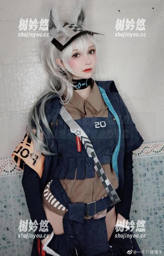 超级小禾儿 更新哦!超级小禾儿化身“圣诞狼女”,这套图让我不敢相信我的眼睛。