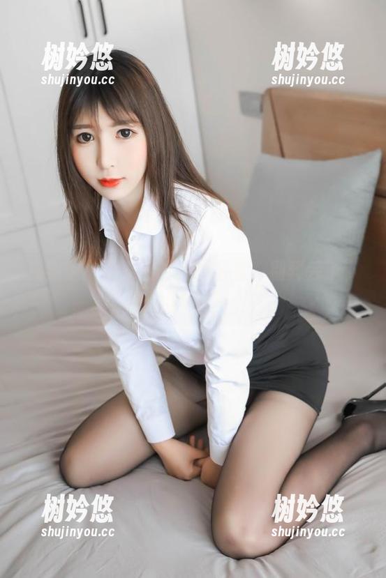 找到了！雯粥粥的红裙图集，别弄丢了，赶紧下载！！！