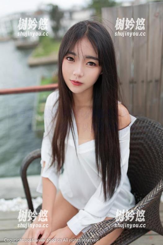 青豆客-施忆佳Kitty酱 青豆客 - 施忆佳Kitty酱的写真集——“女孩”,刚好可以当背景图哈哈