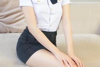 青豆客 - 玉兔miki身着泳衣全套写真,其实这是一场游泳与梦想的联合演出!
