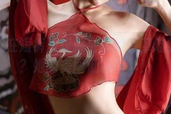 你见过在短裤里埋藏宝藏的香草喵露露吗？她的美图低调奢华！
